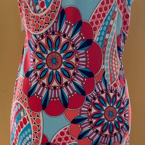 Blues and Hot Pinks, Oh My! With Crocheted V-Neck and Hem. Sleeveless Size PS. - Picture 3 of 3